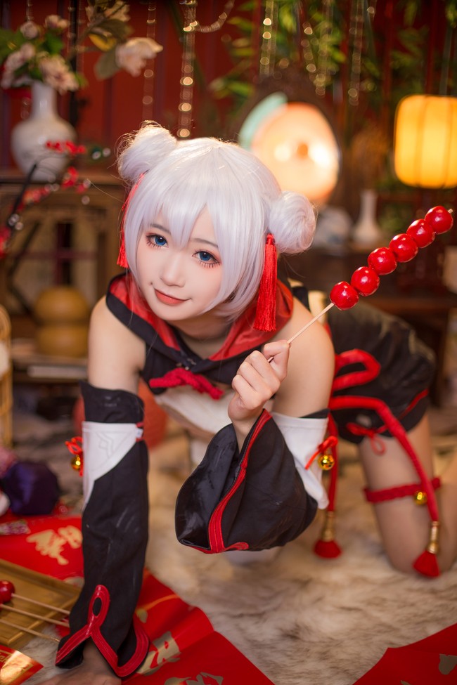 阿汤哥获爱女苏瑞探班 跷二郎腿姿态宛如小大人“半岛平台在线登入”(图2) 半岛(中国)